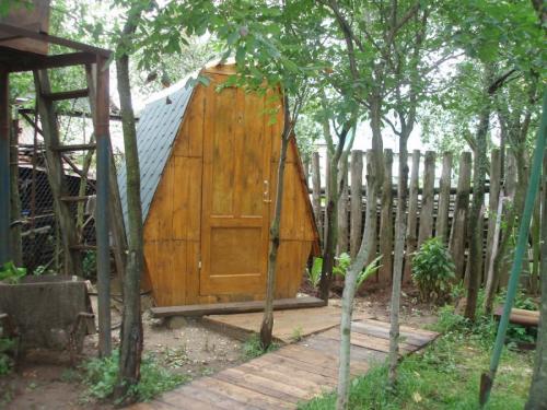 Красивый туалет на даче своими руками. Туалет для дачи — постройка своими руками и интеграция в ландшафтный дизайн (115 фото)