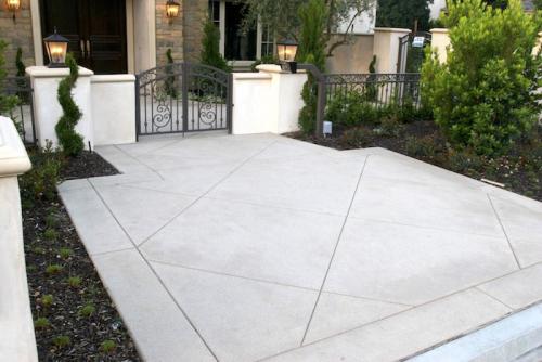 Как положить брусчатку своими руками на песок с цементом. Какие инструменты и материалы потребуются 04