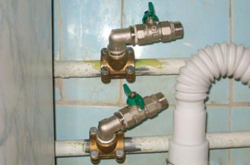 Кран на подачу воды в стиральной машине. А можно всех посмотреть