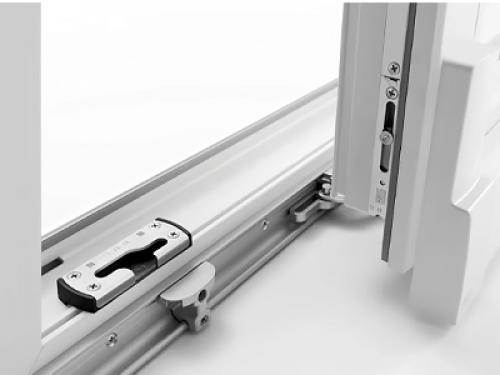 Какие преимущества имеет использование фурнитуры для монтажа пластиковых окон