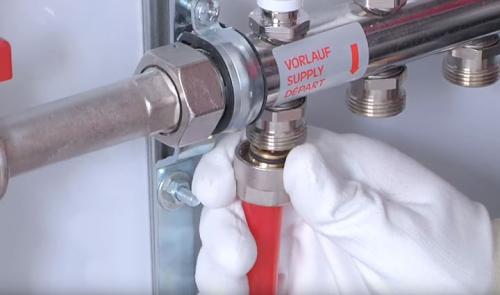 Как правильно подключить коллектор теплого пола. Подключение труб теплого пола к гребенке