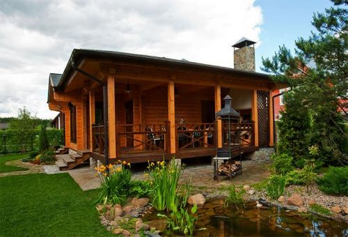 Баня с верандой под одной крышей. Баня совмещенная с беседкой: варианты проектов, материалы, размеры, оформление