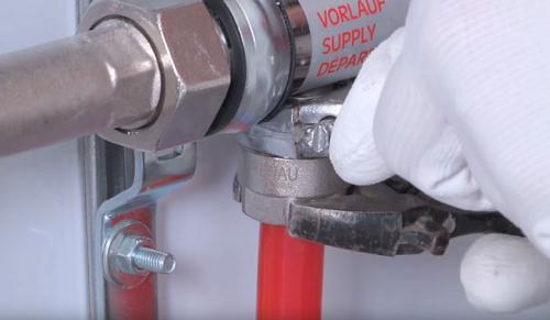 Как правильно подключить коллектор теплого пола. Подключение труб теплого пола к гребенке