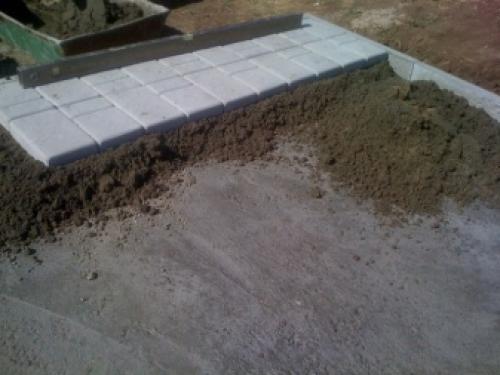 Как положить тротуарную плитку своими руками на песок пошаговая инструкция. Укладка тротуарной плитки на песок с цементом своими руками 01