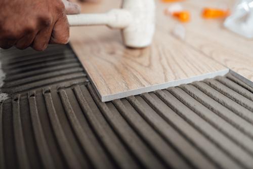 Плитка на деревянном полу: простой способ достичь эффекта паркета 04 Плитка на деревянном полу: простой способ достичь эффекта паркета 04