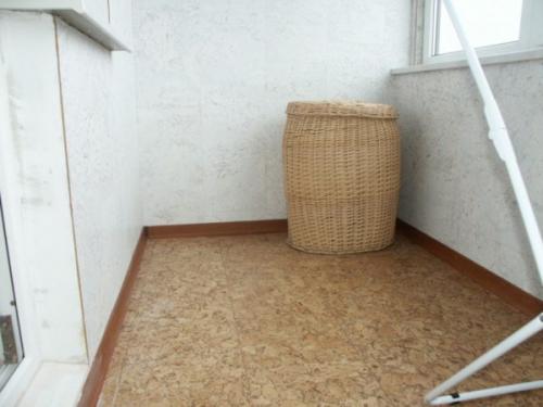 Как настелить пол на лоджии своими руками. Остекленный балкон