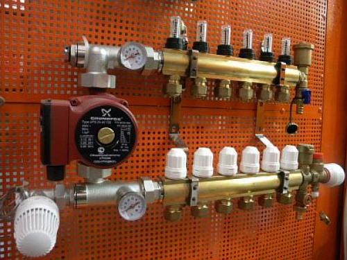 Коллектор теплого пола в сборе с насосом. Монтаж коллектора теплого пола своими руками: схема подключения и настройка