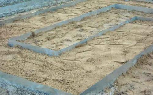 Какие особенности бетонной садовой дорожки могут повлиять на ее долговечность. Стоит ли заливать дорожки бетоном