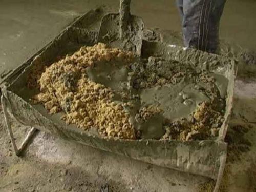 Какие особенности бетонной садовой дорожки могут повлиять на ее долговечность. Стоит ли заливать дорожки бетоном