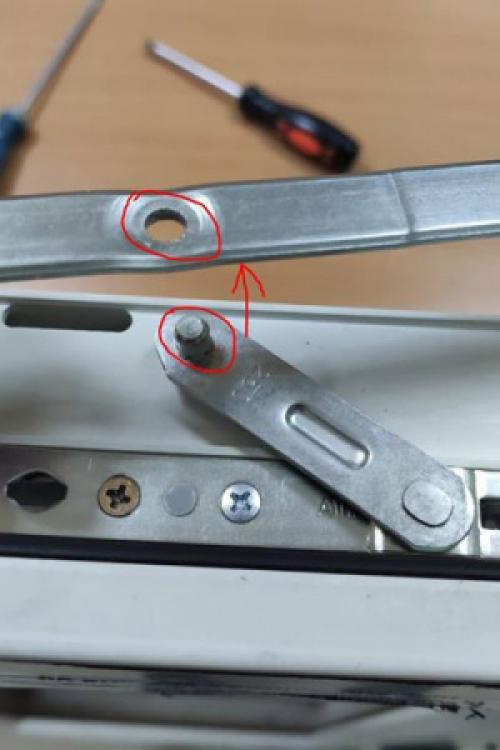 Как удалить старые ножницы из пластикового окна