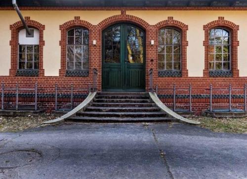 Как выбрать оптимальный дизайн вентилируемого фасада из клинкерной плитки. Клинкерная плитка для фасада — все этапы облицовки и оформления клинкером дверных или оконных проемов у вентилируемых фасадов
