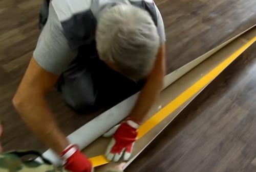 Чем приклеить линолеум к ДСП. Можно ли стелить линолеум на ДСП 04 Чем приклеить линолеум к ДСП. Можно ли стелить линолеум на ДСП 04