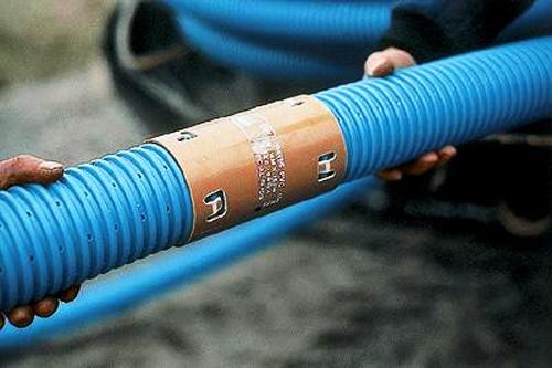 Как правильно укладывать дренажную трубу в геотекстиле на участке. Особенности укладки дренажных труб с геотекстилем 04