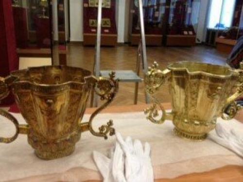 Как возродить старые мебельные изделия