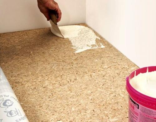 Чем заменить клей для линолеума. Для чего нужно клеить линолеум?