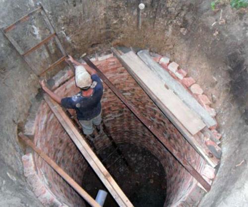 Как построить самому туалет для дачи на улице. Особенности строительства туалета на даче 06