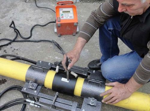 Как соединить пластиковые трубы для водопровода. Конструкция водопровода из пластиковых труб 02