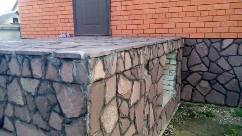 Облицовочная плитка для фундамента. Облицовочная плитка для цоколя дома (клинкерная, полимерная, керамическая, из натурального камня): инструкция, как выбрать и обложить цоколь