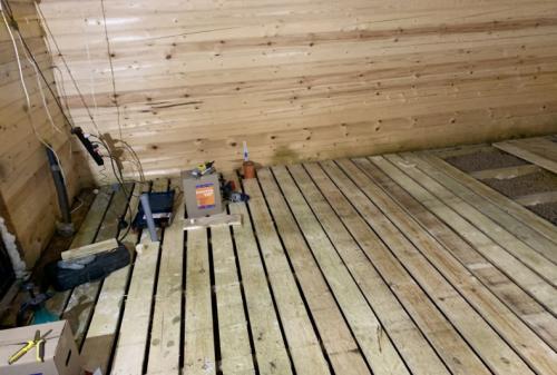 Клей для плитки на деревянный пол. Укладка плитки на деревянный пол из досок по лагам своими руками. Подробная технология, как сделать правильно пол и уложить плитку