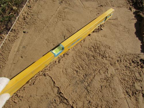 Укладка тротуарной плитки 30х30 своими руками. Как уложить самодельную тротуарную плитку на даче: пошаговая инструкция