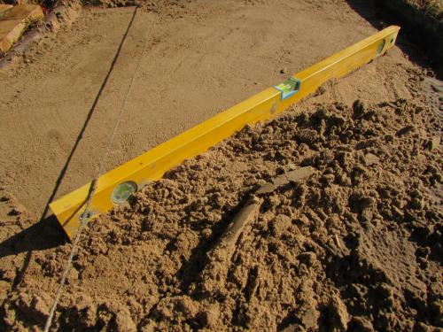 Укладка тротуарной плитки 50х50 своими руками. Как уложить самодельную тротуарную плитку на даче: пошаговая инструкция