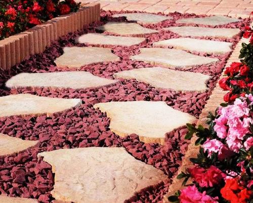 Красивые дорожки из тротуарной плитки на даче. Особенности и преимущества 25