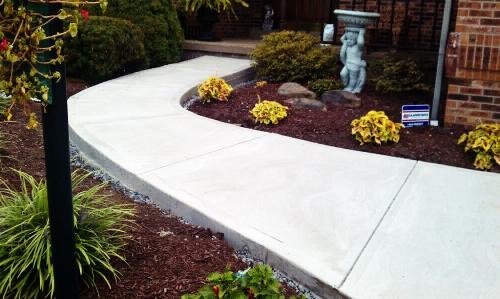 Красивые дорожки из тротуарной плитки на даче. Особенности и преимущества 31