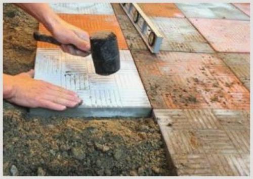 Как класть плитку на улице на землю. Укладка тротуарной плитки своими руками (Пошаговая инструкция) 12 Как класть плитку на улице на землю. Укладка тротуарной плитки своими руками (Пошаговая инструкция) 12
