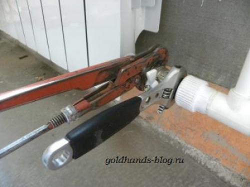 Ремонт крана американка. Почему течет кран-американка?