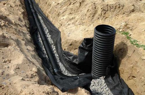 Как работает дренажная труба. Как устроена работа дренажной трубы: с перфорацией и без 02