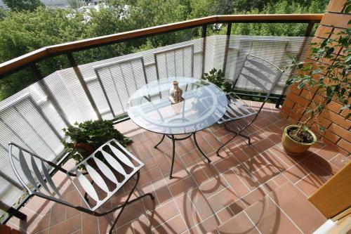 Что положить на пол на балконе и на лоджии. Пол на балконе по лагам 03